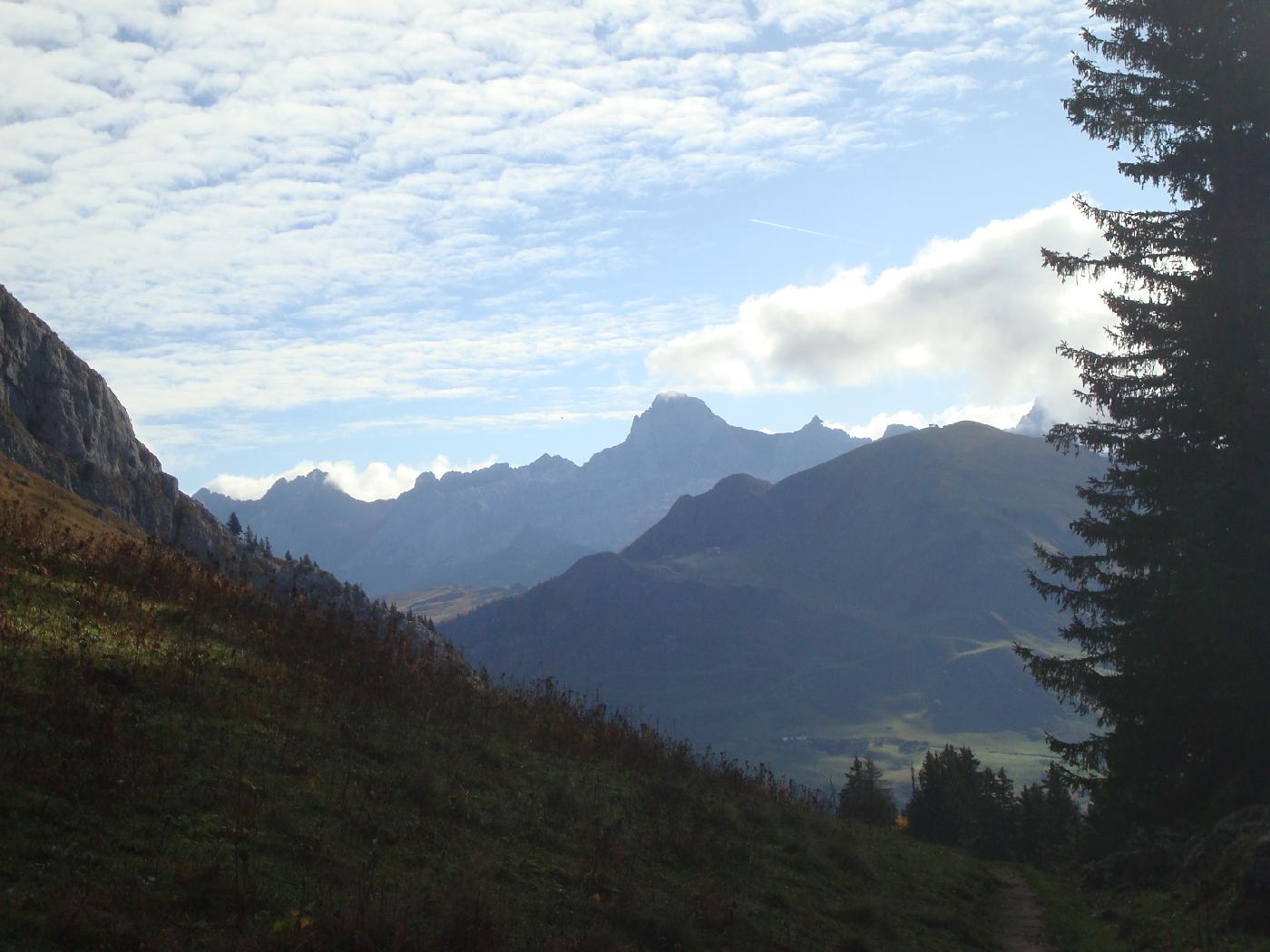 DSC02955.jpg - La Pointe Perc�e et la Cha�ne des Aravis