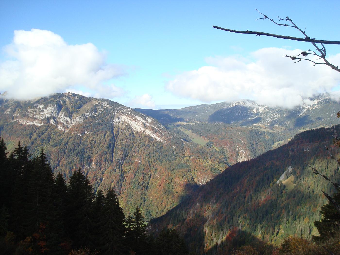 DSC02956.jpg - La Montagne des Auges et le Plateau des Gli�res