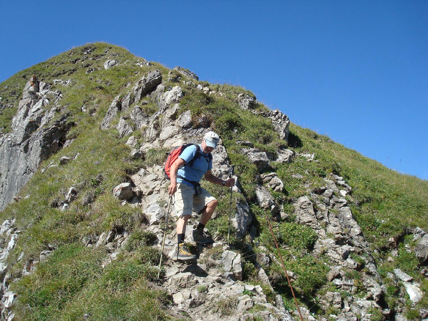 DSC02842.jpg - Robert passe prudemment le Col de l�Encarnette