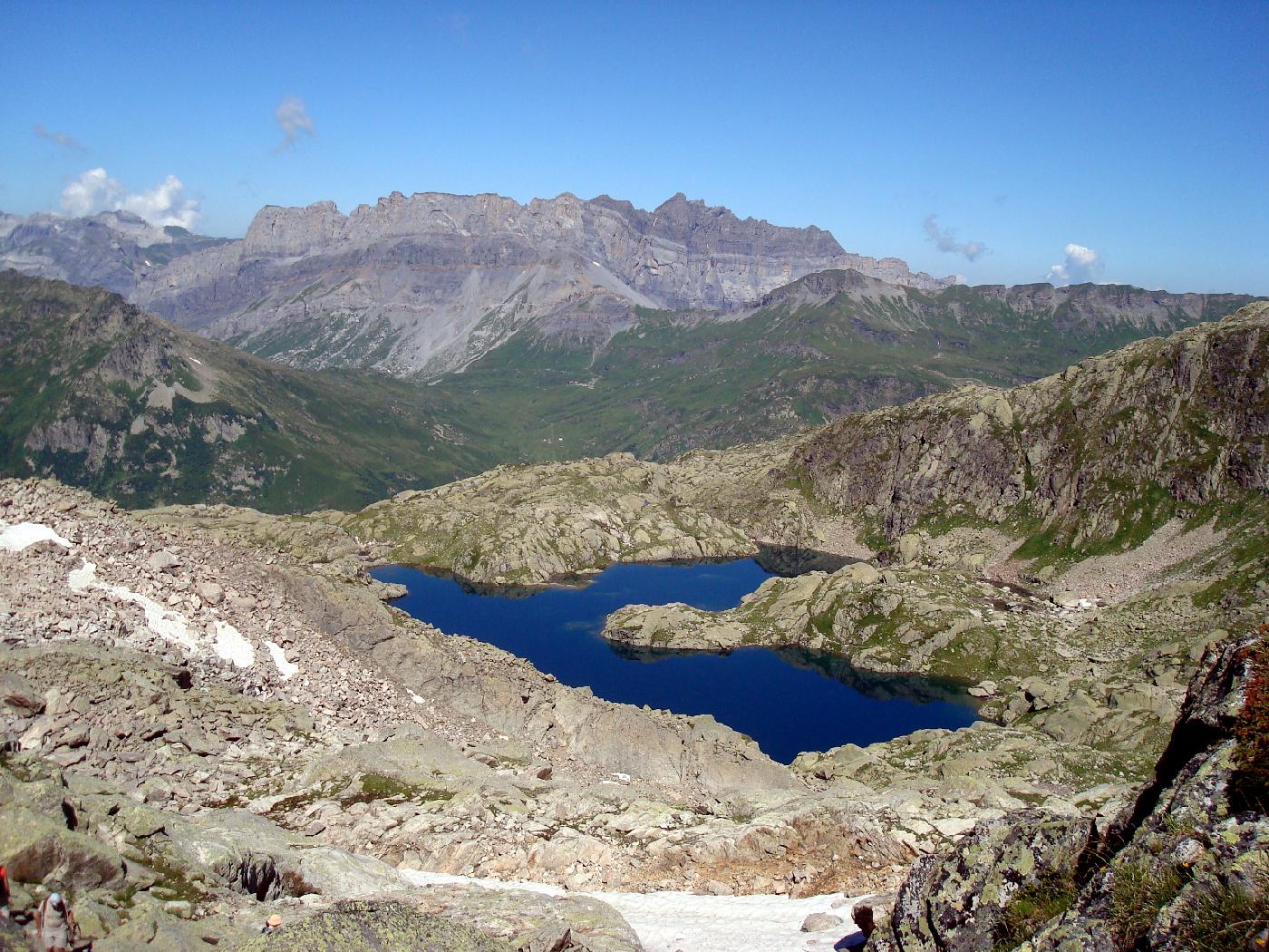 DSC02476.jpg - La cha�ne des Fiz et le Lac Cornu