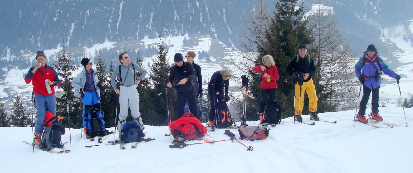 DSC03827.jpg - Premi�re pause: Bernard, Muriel, Guy, Alain, Bruno, Catherine, Barbara, Robert et Ren�