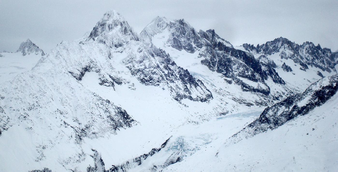 DSC03692.jpg - L�Aiguille du Tour, l�Aiguille du Chardonnet et l�Aiguille d�Argenti�re