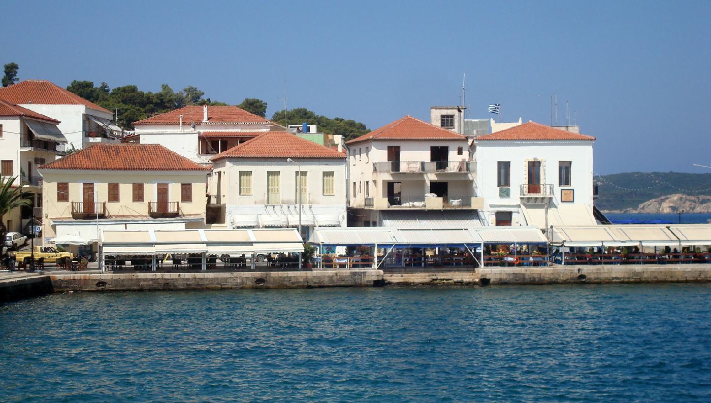 dsc023080.jpg - Maisons sur le Port de Pylos