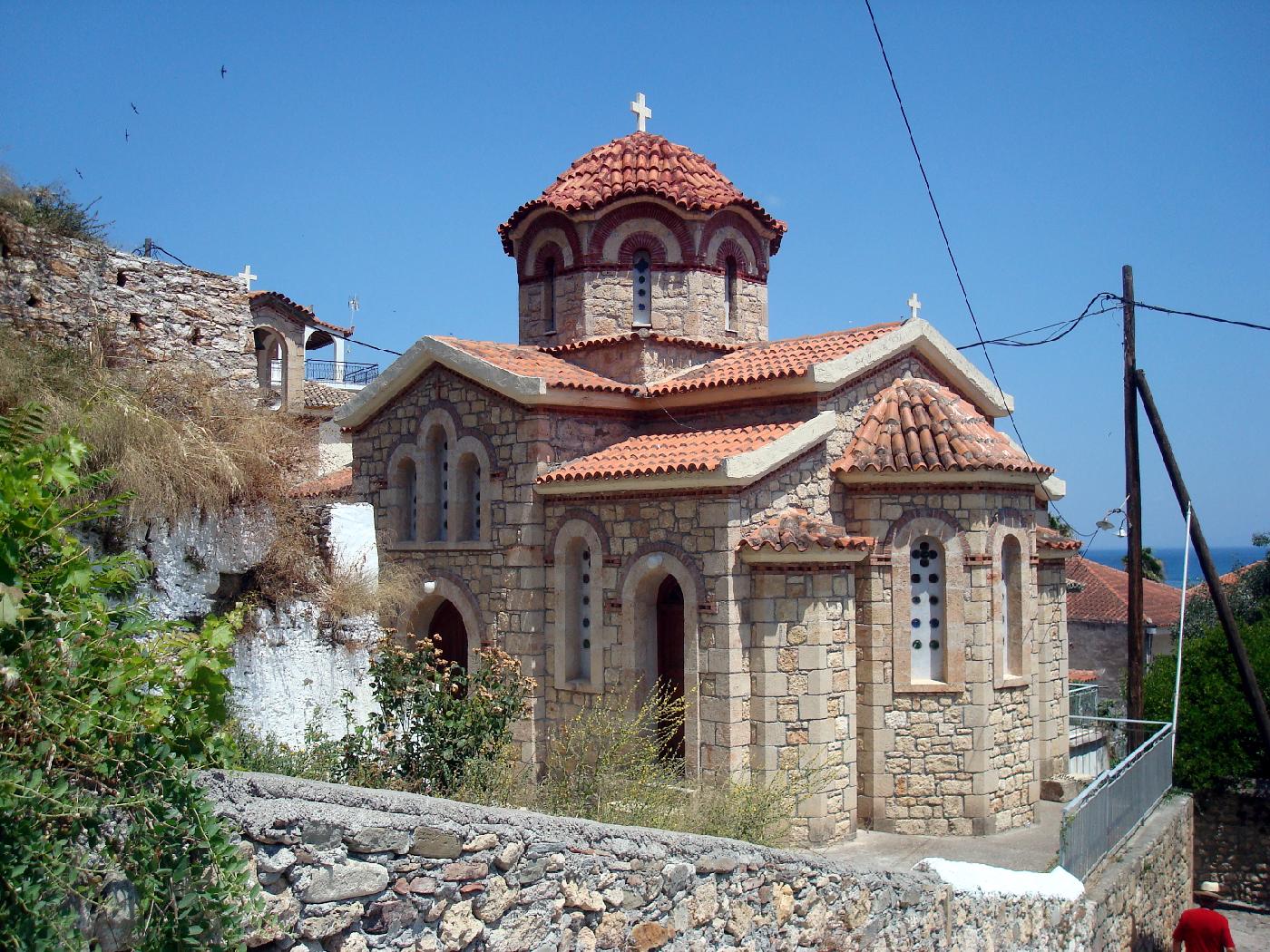 dsc023550.jpg - Une �glise orthodoxe sous les remparts