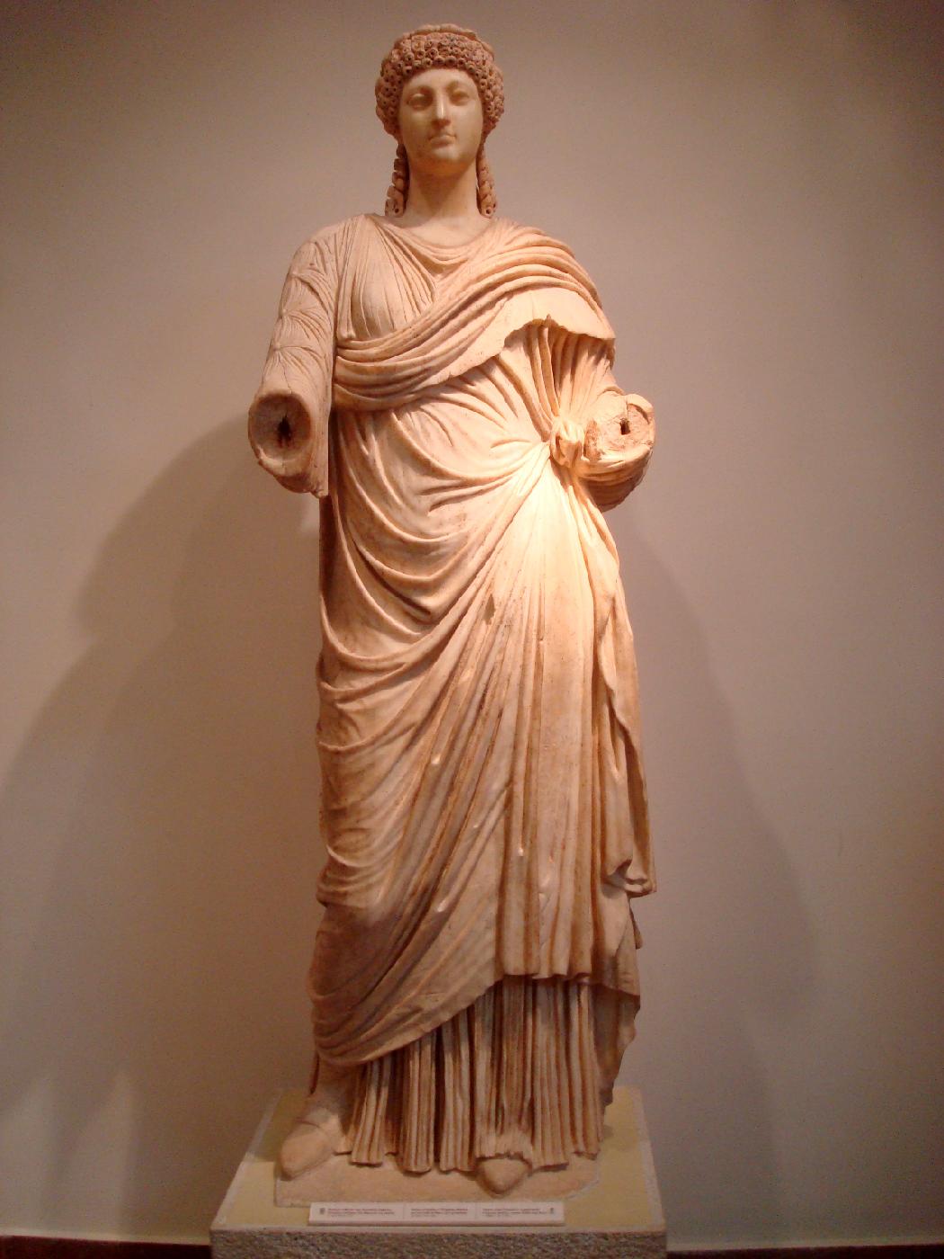 dsc024030.jpg - Statue en marbre de Popp�e (Ier si�cle apr�s J.-C.)