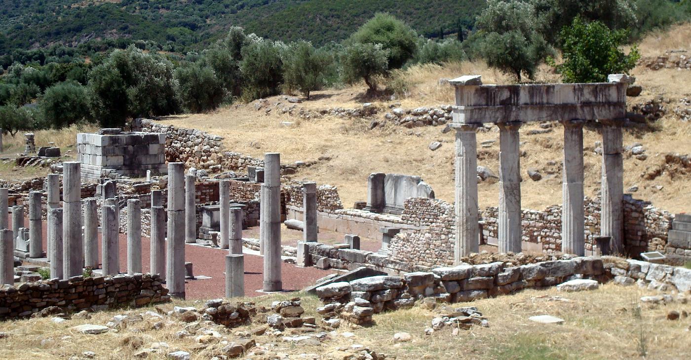 dsc024360.jpg - Le Propylon dorique � l�entr�e du stade