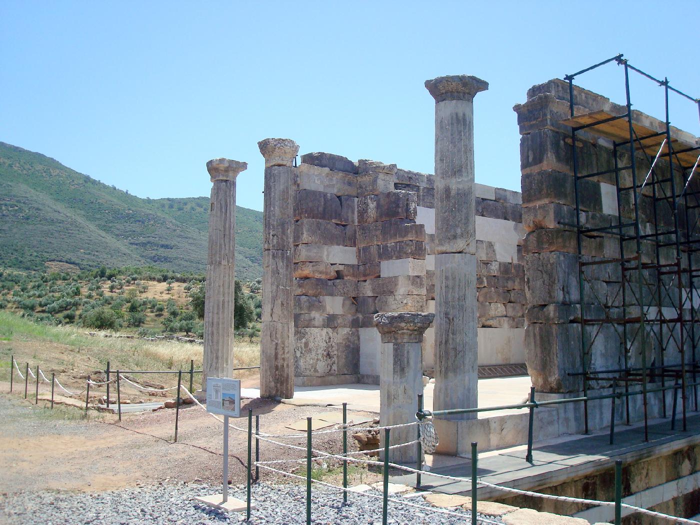 dsc024400.jpg - Le H�roon, temple � l�extr�mit� sud du stade